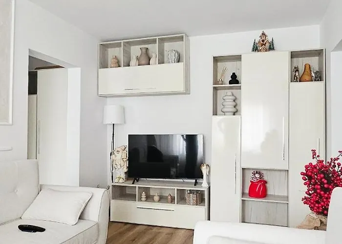 Kult By Ambassador Apartman Brassó